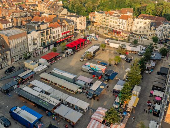 luchtbeeld van de zaterdagmarkt